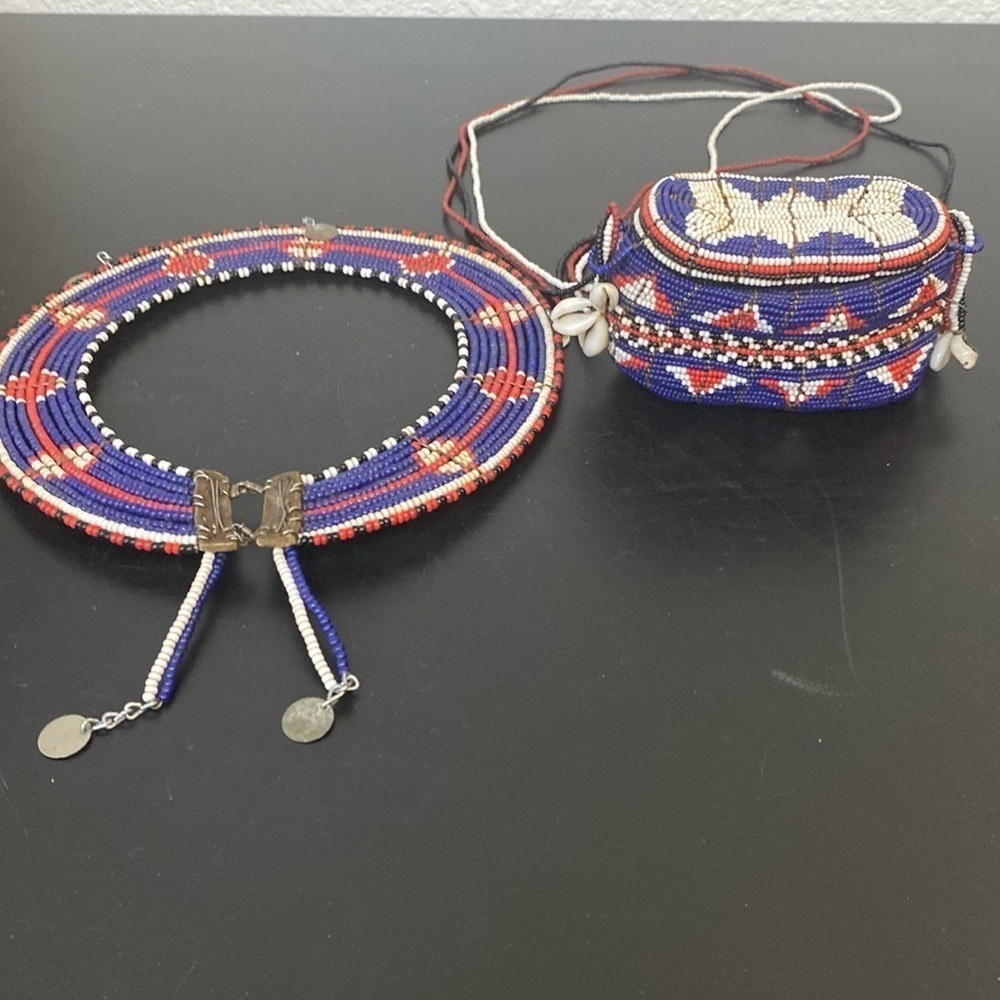 Masai necklace & beaded hag vintage